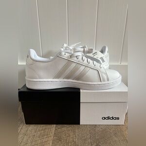 Adidas Grand Court Sneakers